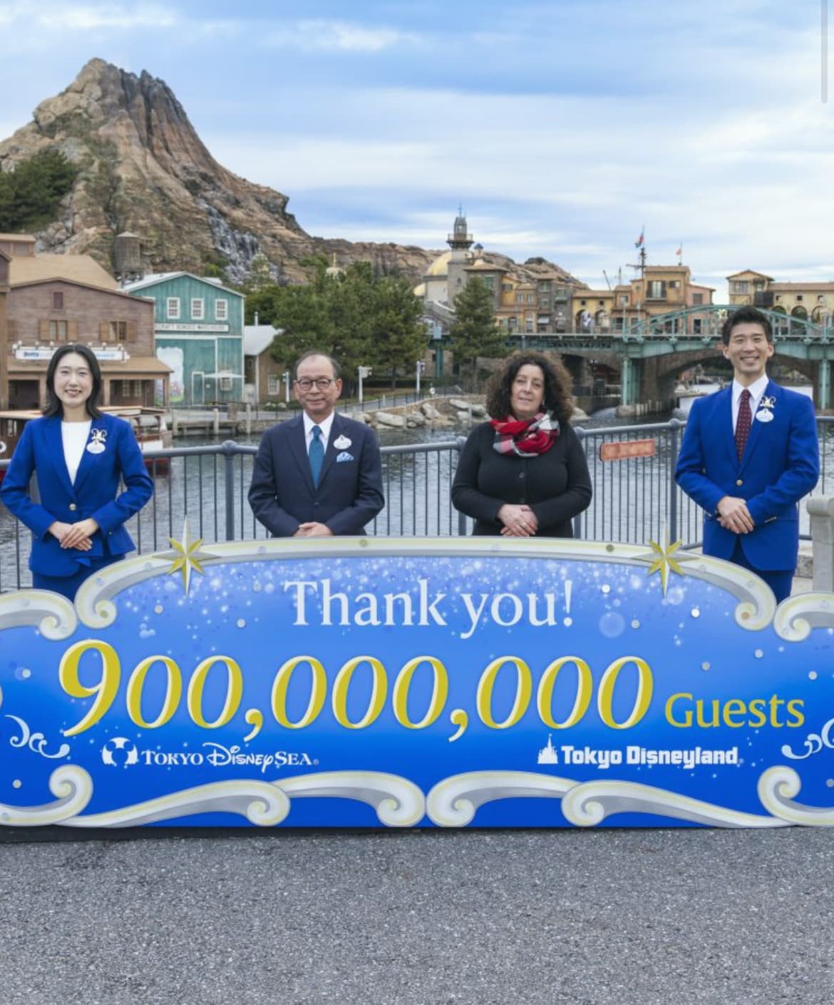 Tokyo Disney Resort Hits 900 Million Guests